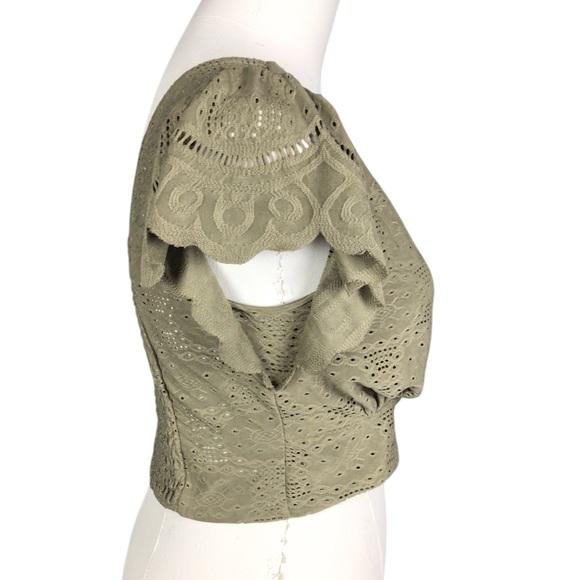 Urban Romantics Eyelet Smocked Top Large - Picture 6 of 8